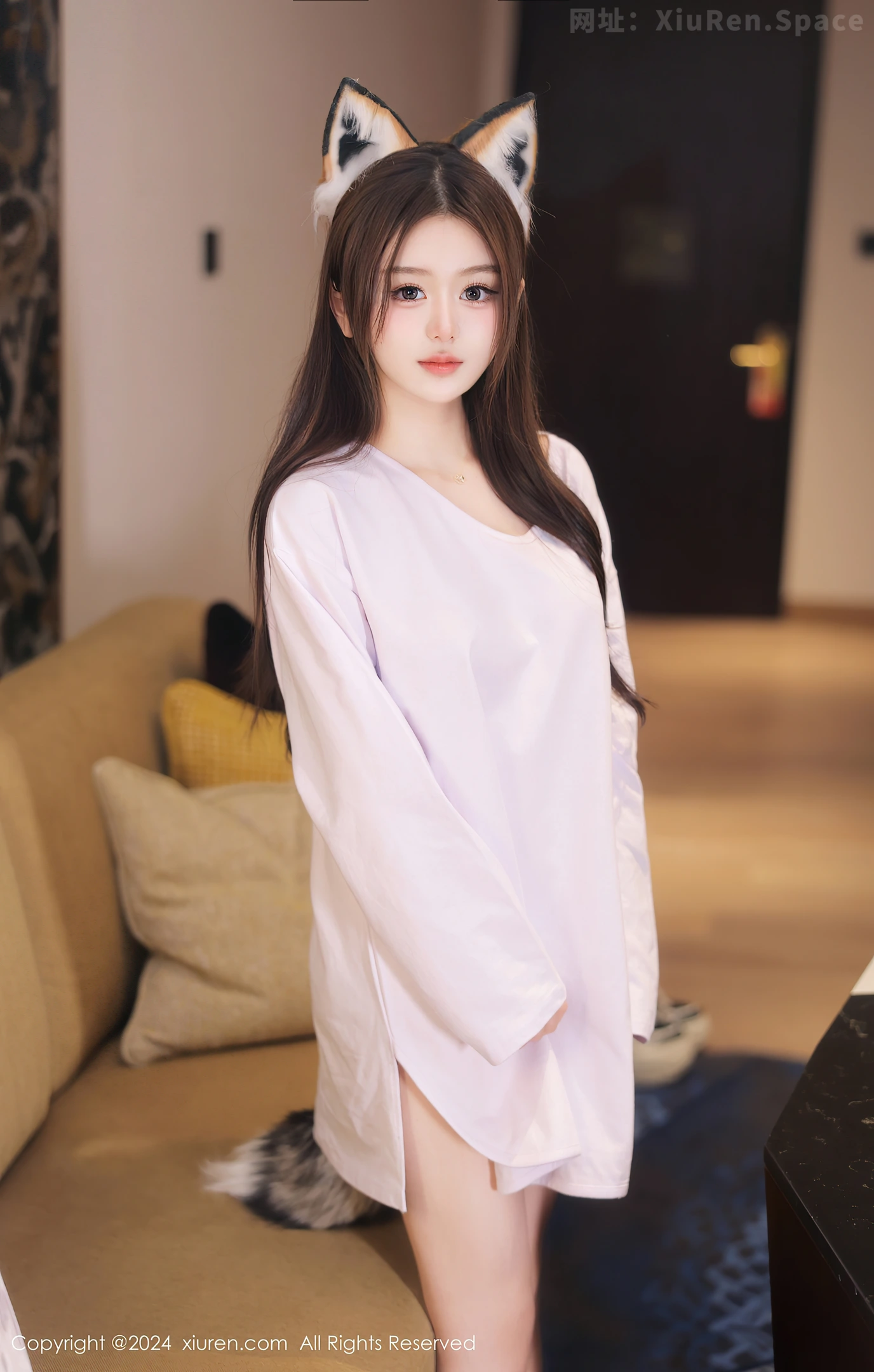 图片[3]-[XiuRen秀人网]VOL.8245 新人模特媃柔性感狐狸装扮白色上衣半脱秀惹火身材撩人诱惑写真87P-秀人网官方网站